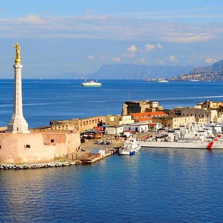 Erre Apartment Messina Exteriör bild
